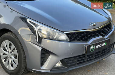 Седан Kia Rio 2021 в  фото 27 Седан Kia Rio 2021 в