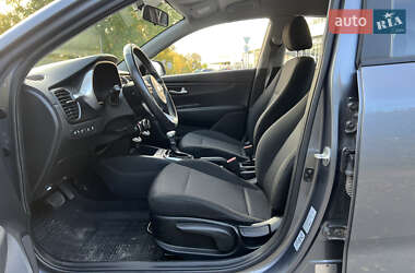 Седан Kia Rio 2021 в  фото 31 Седан Kia Rio 2021 в