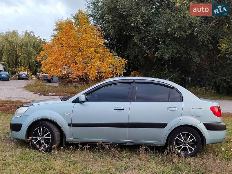 Седан Kia Rio 2007 в Полтаве