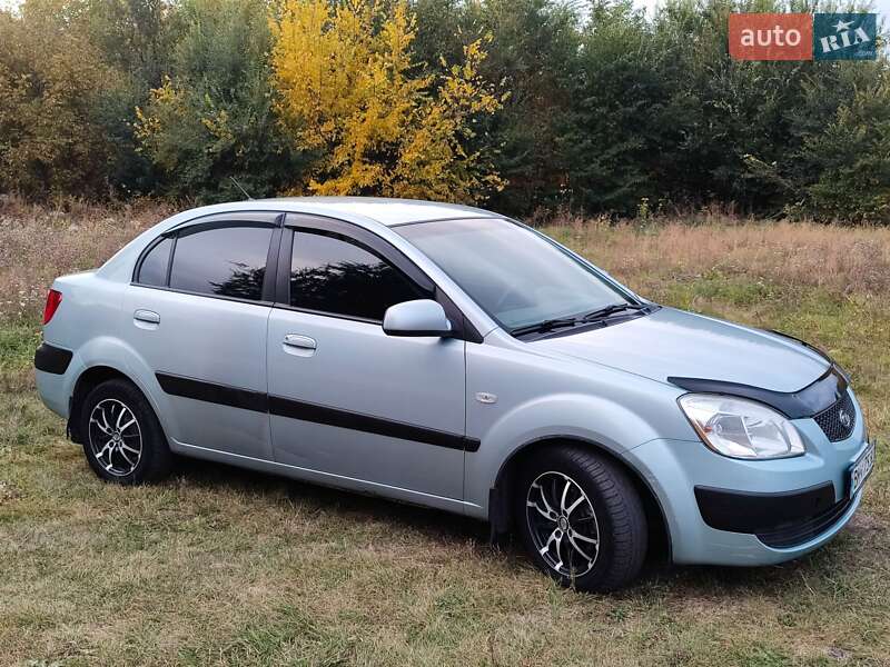 Седан Kia Rio 2007 в Полтаве