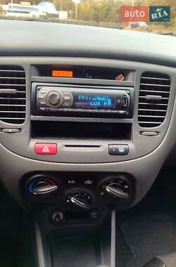 Седан Kia Rio 2007 в  фото 28 Седан Kia Rio 2007 в