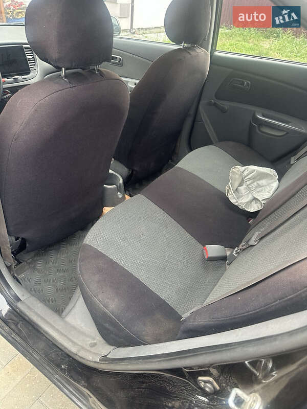 Седан Kia Rio 2009 в Киеве