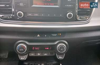 Хэтчбек Kia Rio 2017 в 