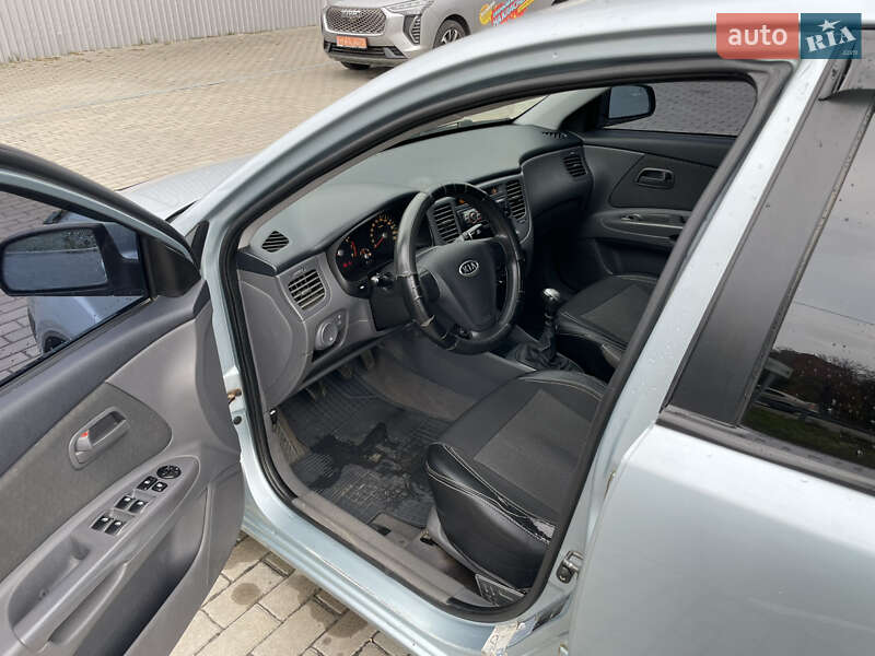 Седан Kia Rio 2007 в Полтаве