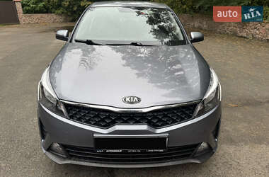 Седан Kia Rio 2021 в 