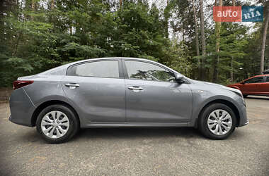 Седан Kia Rio 2021 в 