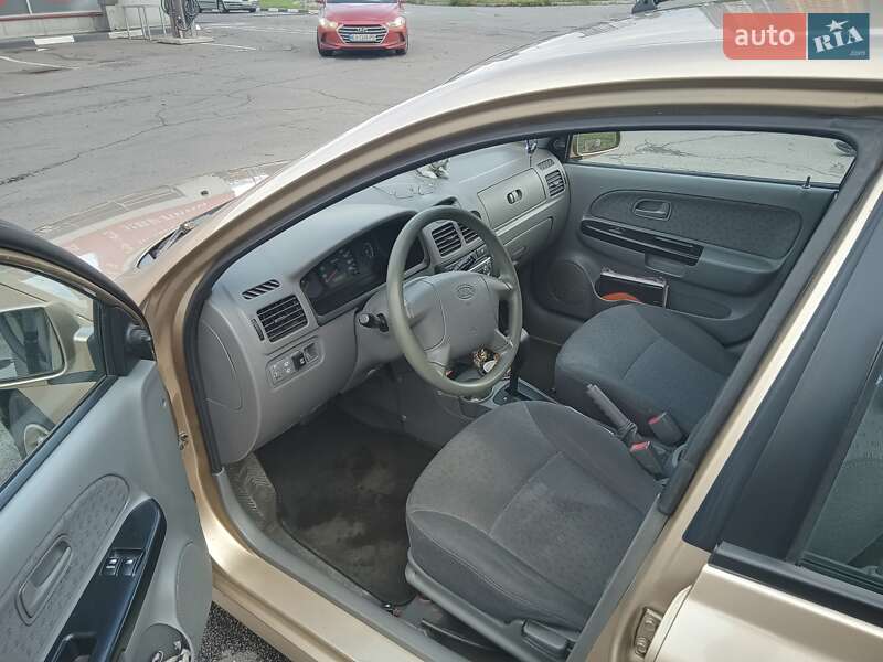 Универсал Kia Rio 2005 в Киеве