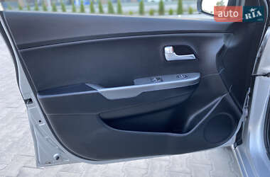 Седан Kia Rio 2014 в 
