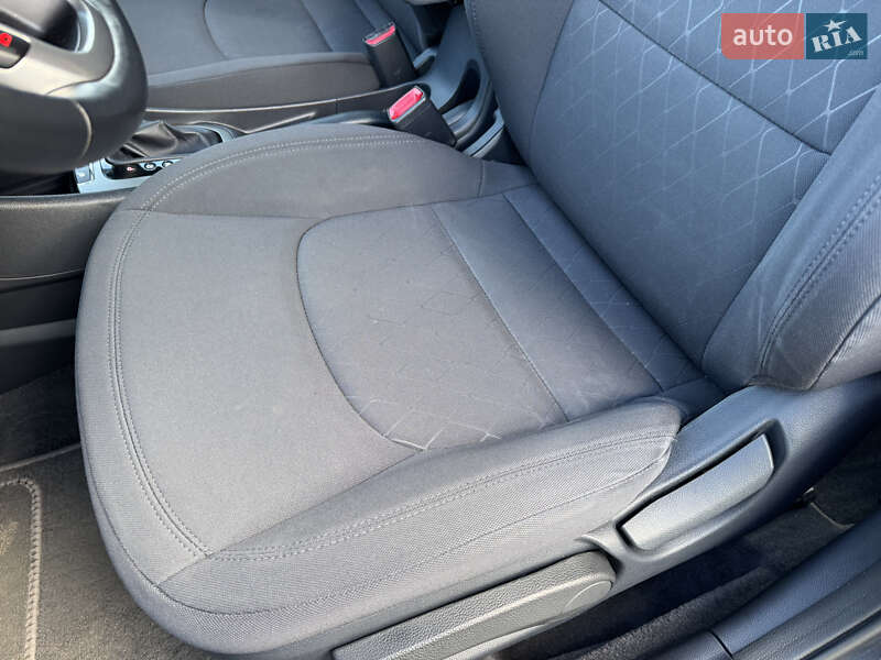 Седан Kia Rio 2016 в Києві