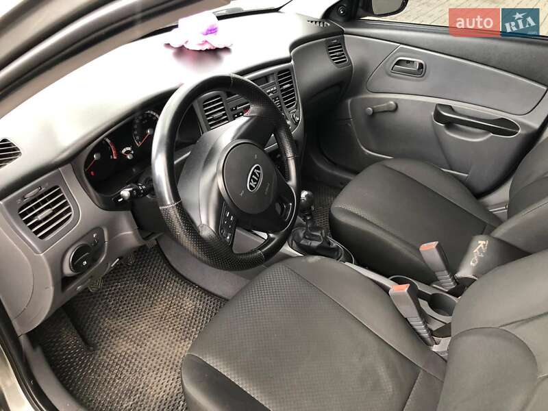 Седан Kia Rio 2011 в Миколаєві