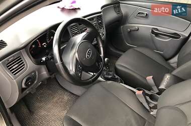 Седан Kia Rio 2011 в 