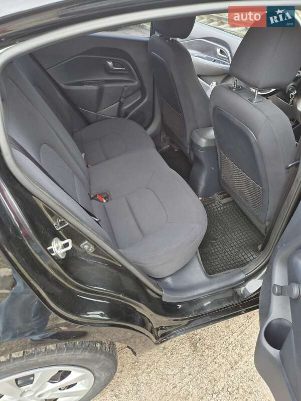 Седан Kia Rio 2017 в Охтирці фото 6 Седан Kia Rio 2017 в Охтирці