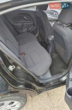 Седан Kia Rio 2017 в 