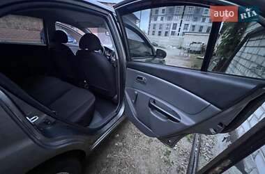 Седан Kia Rio 2010 в 