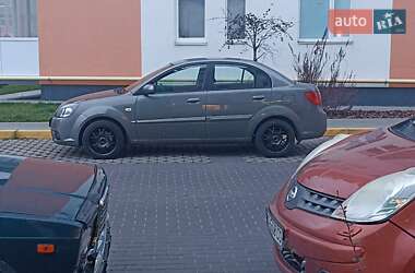 Хэтчбек Kia Rio 2011 в 