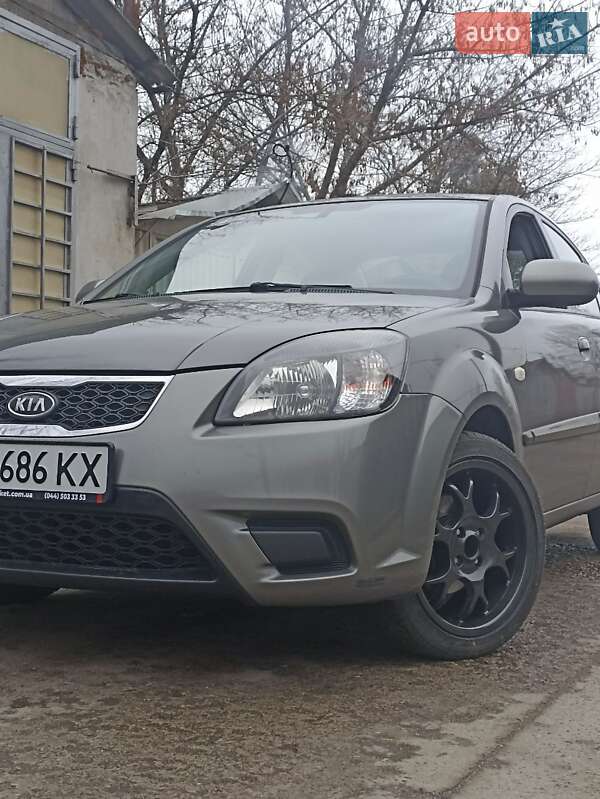 Хетчбек Kia Rio 2011 в Києві