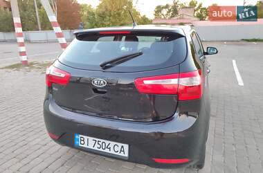 Хэтчбек Kia Rio 2012 в 
