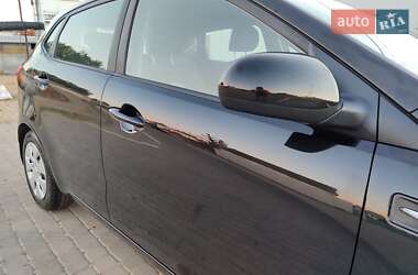 Хэтчбек Kia Rio 2012 в 