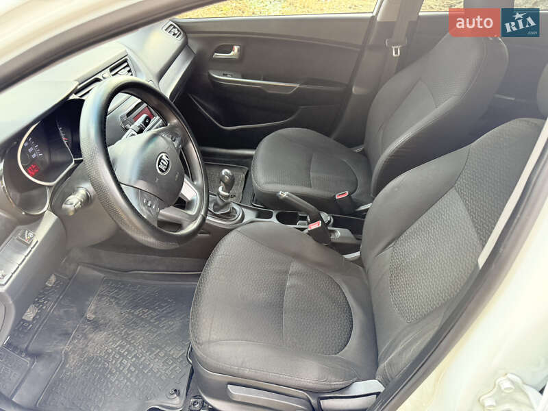 Седан Kia Rio 2013 в Харькове