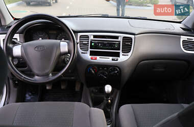 Седан Kia Rio 2006 в 