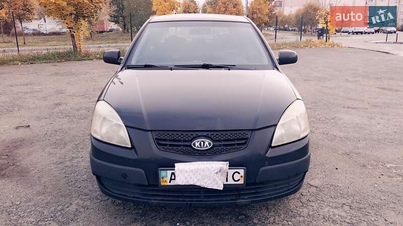 Хэтчбек Kia Rio 2006 в Вишневом