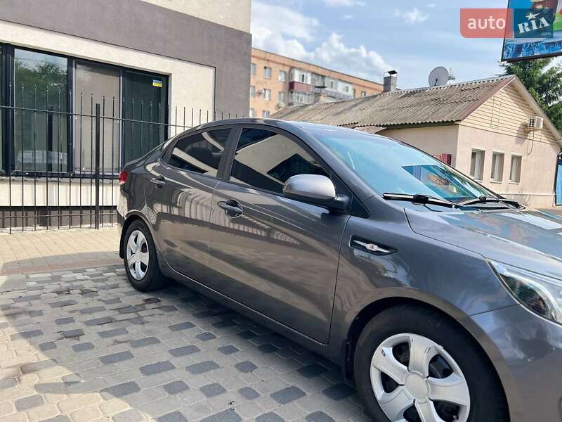 Седан Kia Rio 2012 в Черкассах