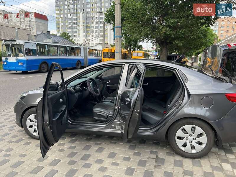 Седан Kia Rio 2012 в Черкассах