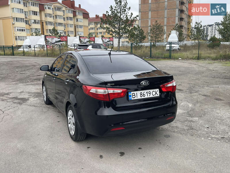 Седан Kia Rio 2013 в Киеве