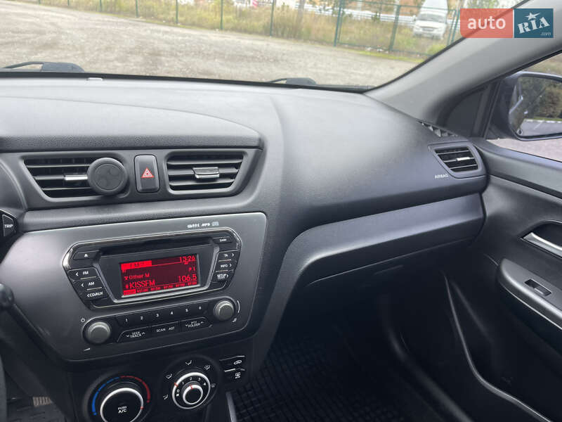 Седан Kia Rio 2013 в Киеве
