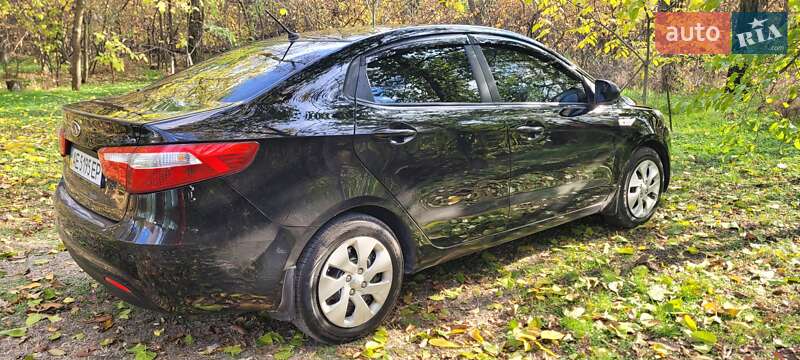 Седан Kia Rio 2011 в Днепре