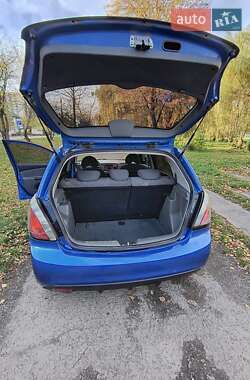 Хэтчбек Kia Rio 2009 в  фото 4 Хэтчбек Kia Rio 2009 в
