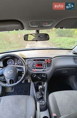 Хэтчбек Kia Rio 2009 в  фото 9 Хэтчбек Kia Rio 2009 в