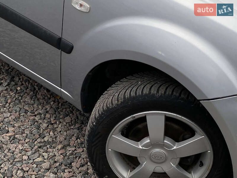 Хэтчбек Kia Rio 2006 в Самборе фото 6 Хэтчбек Kia Rio 2006 в Самборе