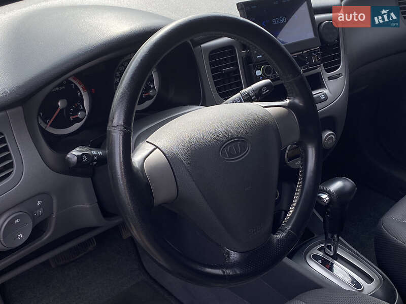 Хэтчбек Kia Rio 2006 в Самборе фото 41 Хэтчбек Kia Rio 2006 в Самборе