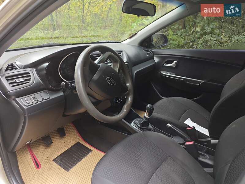Седан Kia Rio 2012 в Киеве фото 13 Седан Kia Rio 2012 в Киеве