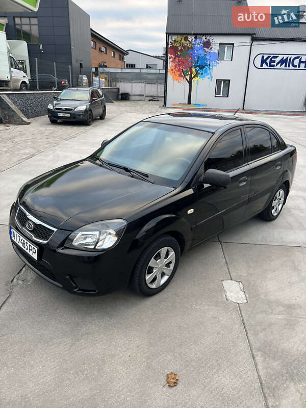 Седан Kia Rio 2010 в Белой Церкви