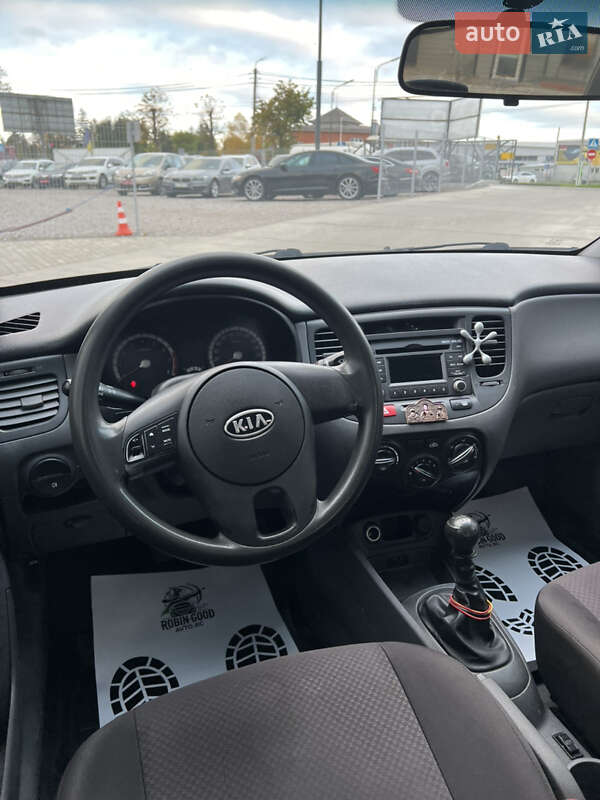 Седан Kia Rio 2010 в Белой Церкви