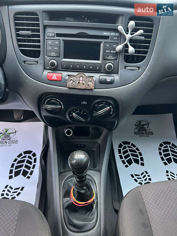 Седан Kia Rio 2010 в Белой Церкви