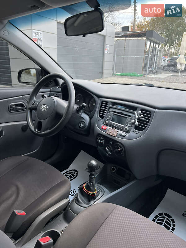 Седан Kia Rio 2010 в Белой Церкви