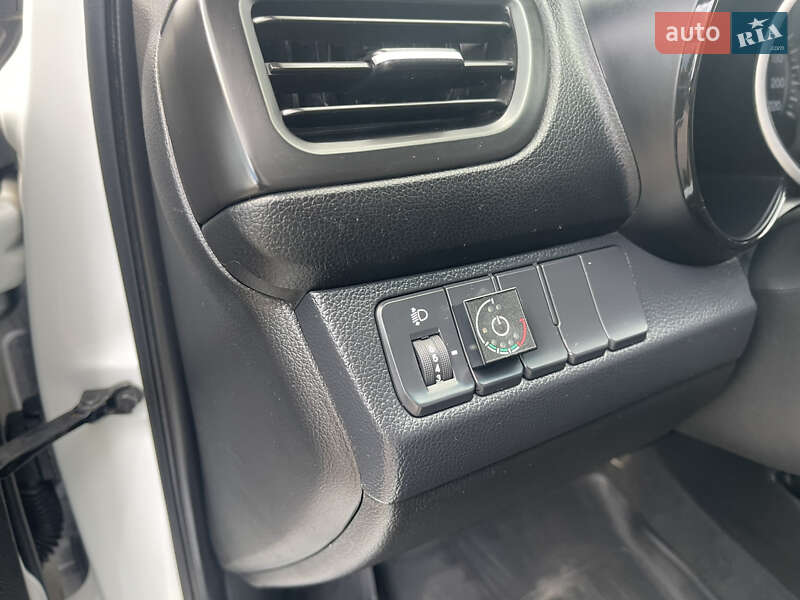 Седан Kia Rio 2014 в Киеве фото 8 Седан Kia Rio 2014 в Киеве