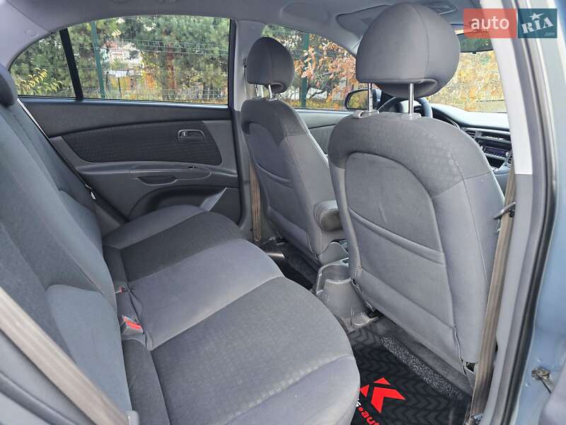 Седан Kia Rio 2006 в Хмельницькому
