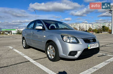 Седан Kia Rio 2010 в Запорожье