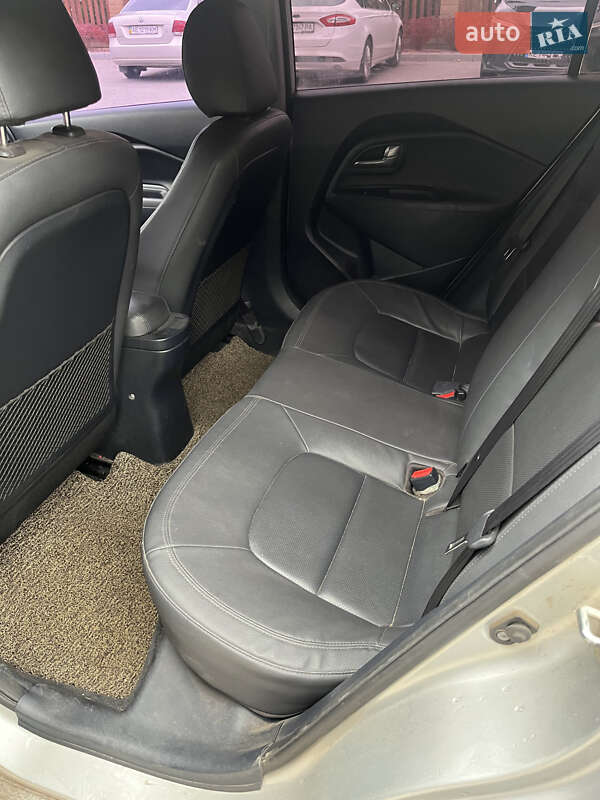Седан Kia Rio 2015 в Днепре