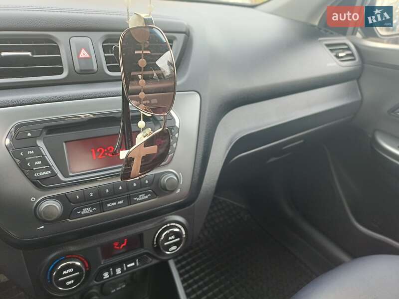 Седан Kia Rio 2012 в Львові