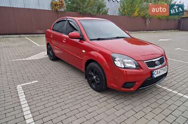 Седан Kia Rio 2010 в Черкасах