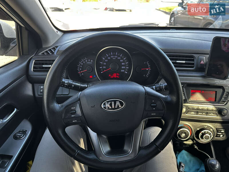 Седан Kia Rio 2013 в Киеве фото 9 Седан Kia Rio 2013 в Киеве