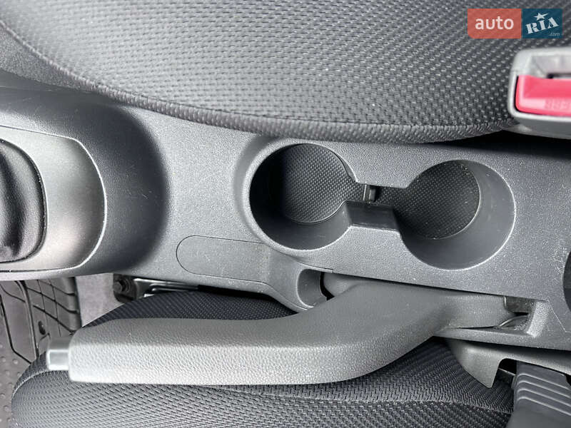 Хэтчбек Kia Rio 2007 в Киеве фото 43 Хэтчбек Kia Rio 2007 в Киеве