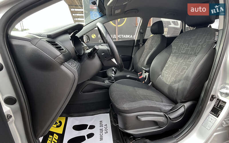 Хетчбек Kia Rio 2013 в Стрию