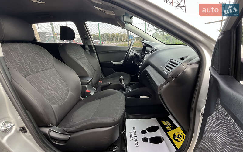 Хетчбек Kia Rio 2013 в Стрию