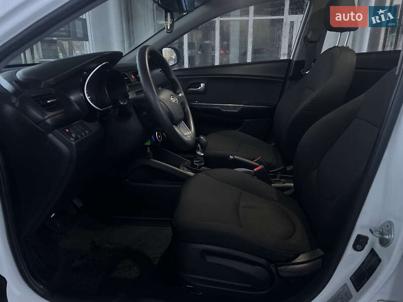 Седан Kia Rio 2012 в Николаеве